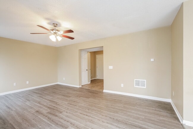 Photo - 468 Brookstone Dr