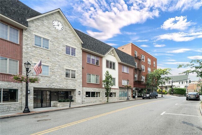 Photo - 100 Main St Unit 3B