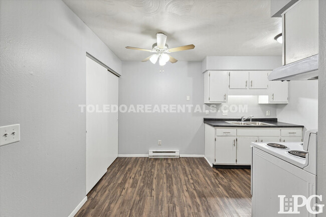 Building Photo - 6018 Secor Rd Unit 14 Rental