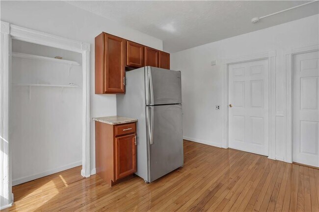 Photo - 48 Kenwood St Unit 1