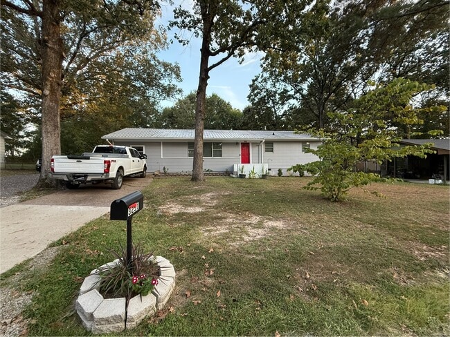 Photo - 3251 Crafton St