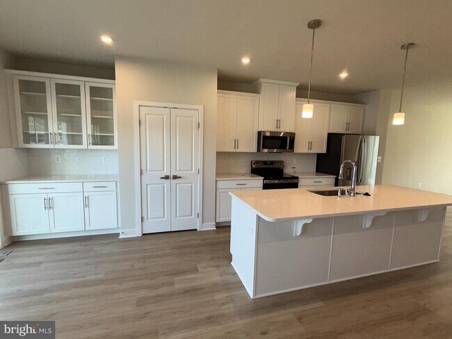 9193 Edenderry Dr