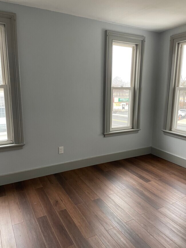 Photo - 380 W Main St