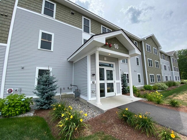 Building Photo - 10 E Ridge Dr Unit 307