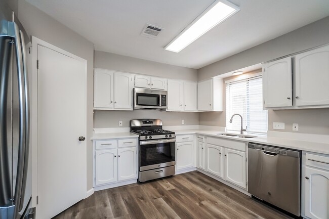 Photo - 16311 Alametos Dr