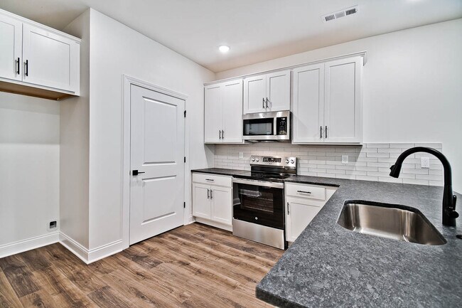 Photo - 336 Turnberry Ct