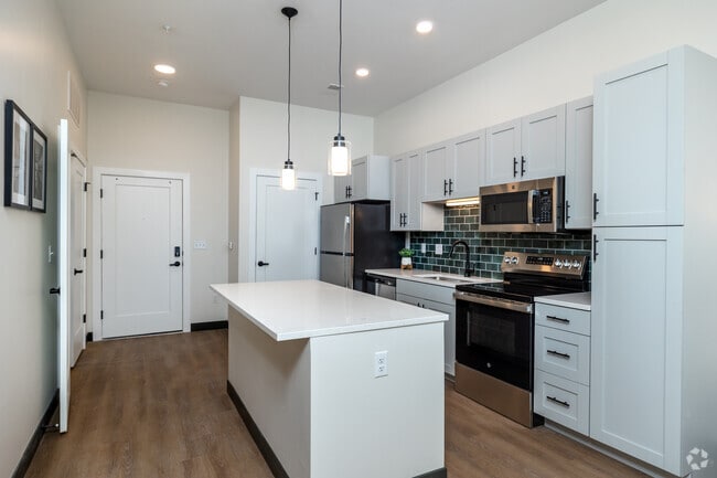 1BR, 1BA - 696SF - Kitchen