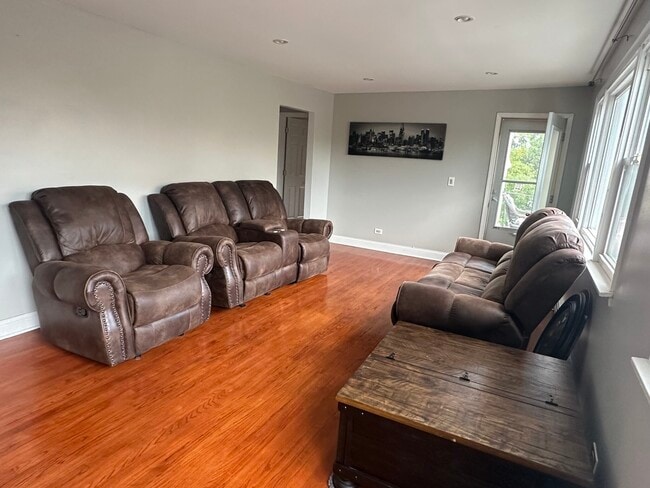 Photo - 7241 N Ridge Blvd Unit 301