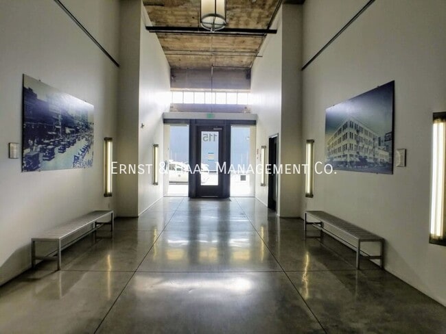 Photo - 115 W 4th St Unidad #210