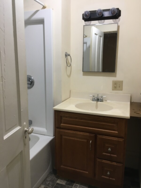 Photo - 902 W Elm St