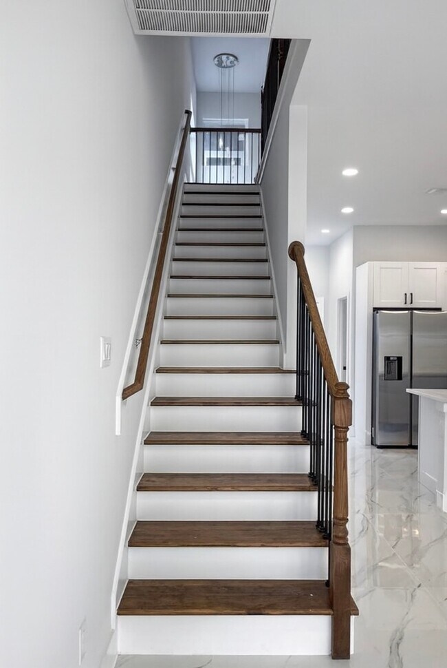 Photo - 8131 St Louis St