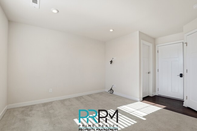 Photo - 49 Itasca Dr