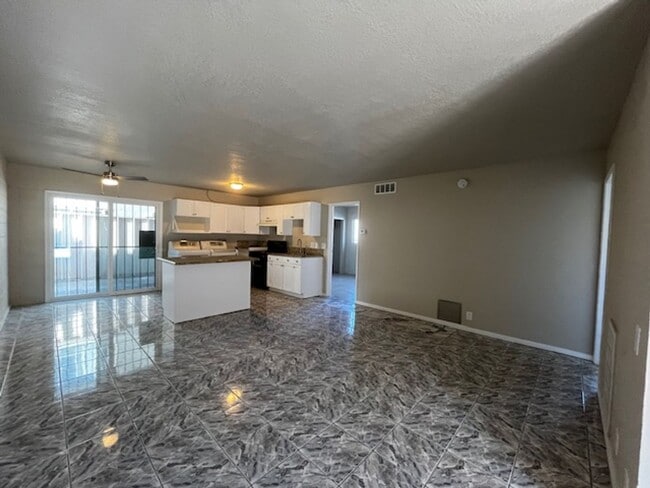 Photo - 2909 E Elm Ave Unit 2909 Elm Ave #2