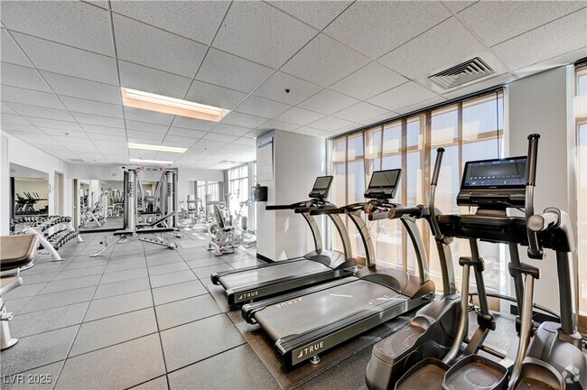 Building Photo - 150 S Las Vegas Blvd Unit 807 Rental