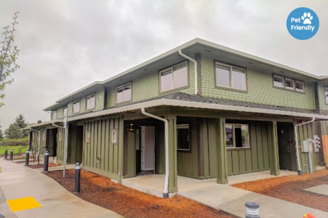 Building Photo - 8300 SE Flavel St Unit 101