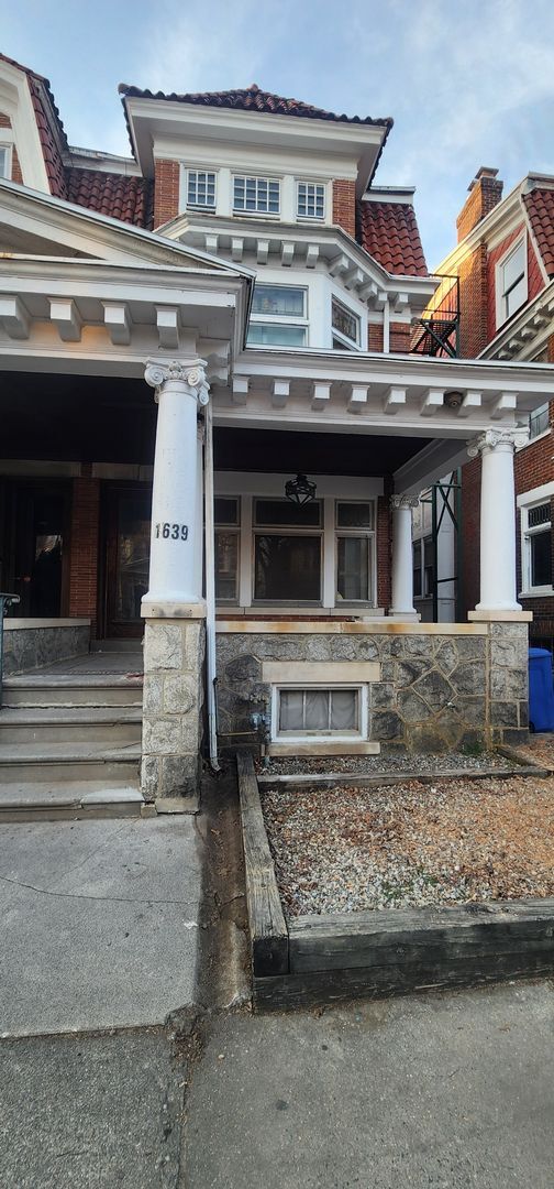 Building Photo - 1639 W Turner St Unit 1