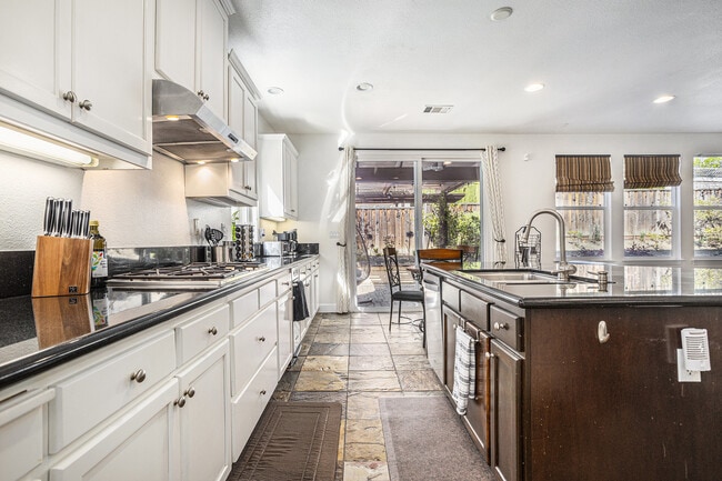 Photo - 2580 Harlow Ln