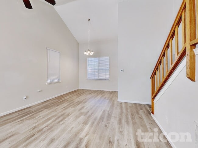 4137 Stinwick Ln