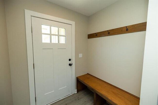 Photo - 5048-5050 S. Sycamore Ct. Unidad 5048 S. Sycamore Ct.