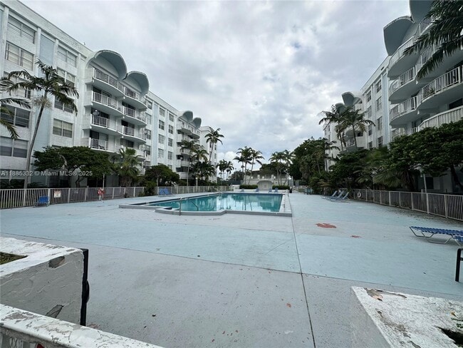 Building Photo - 484 NW 165th St Unit A-310 Rental