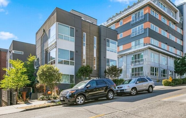 Photo - Trendy West Seattle Townhome w/Air Conditioning and Rooftop Deck