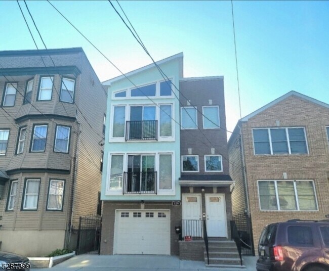 Photo - 129 Brookdale Ave