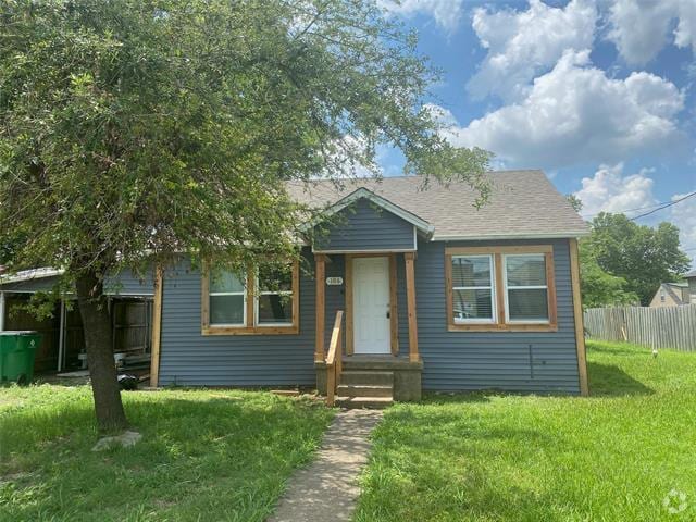 Building Photo - 106 W Tutt St Rental