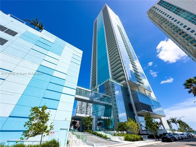 Photo - 700 NE 26th Ter