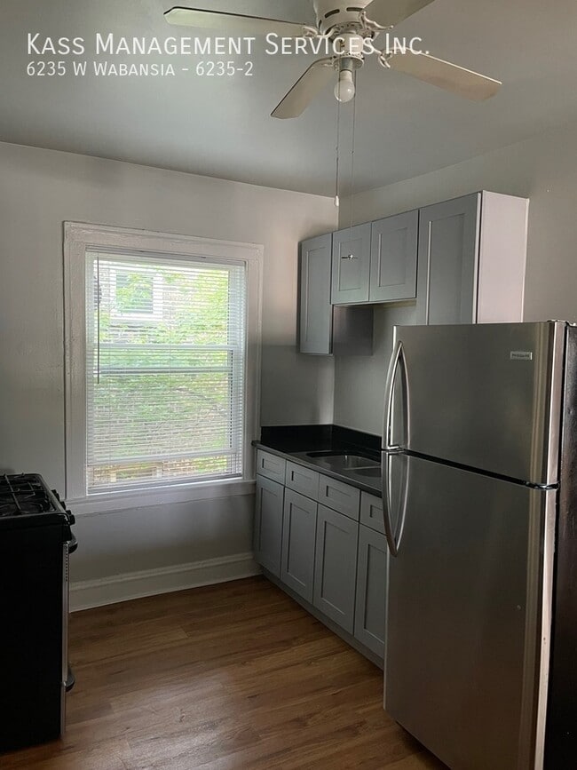 Building Photo - 6235 W Wabansia-6235-2 Unit 6235-2