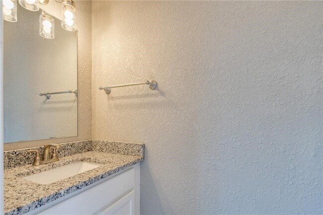 Photo - 402 E Hemlock St