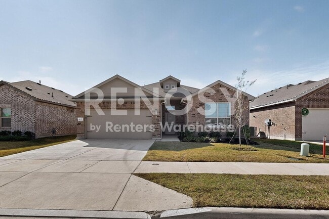 Building Photo - Completely Refreshed Fort Worth Home