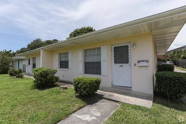 Building Photo - 4219 Parkside Dr Rental