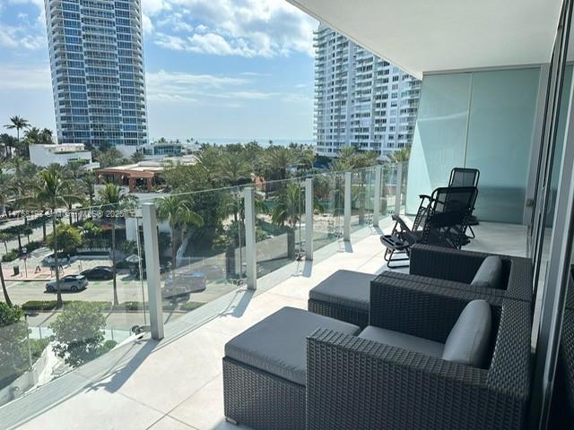 Photo - 1 Collins Ave Unidad A6020 Rental