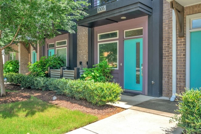 Photo - 1005 E 36th St