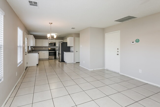 Photo - 532 Hertford St