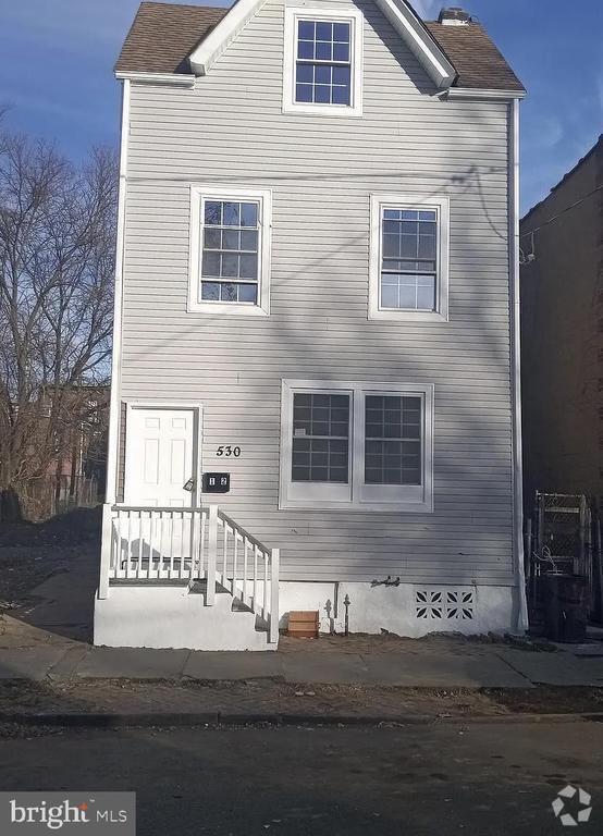Building Photo - 530 Lamberton St Rental
