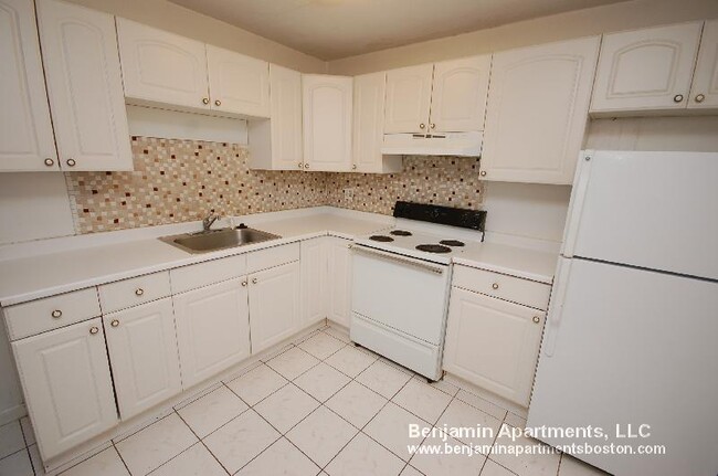 Building Photo - 226 Parker Hill Ave Unit 1