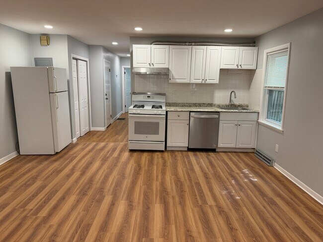 Photo - 308 Summer St Unit B1