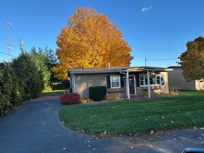 Building Photo - 559 Fairview St