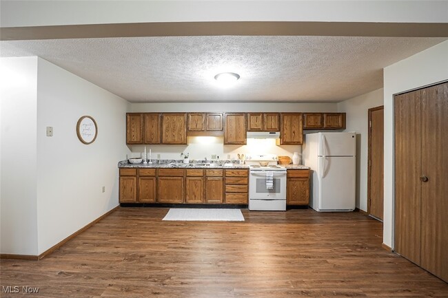 Building Photo - 8140 Southwood Dr