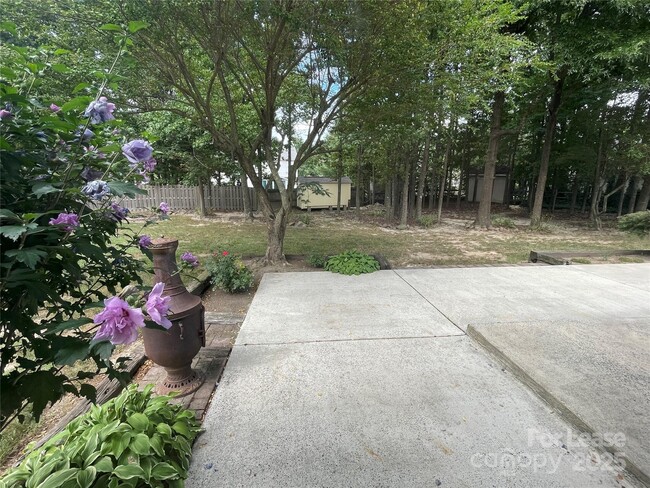 Photo - 4215 Suttle Pl