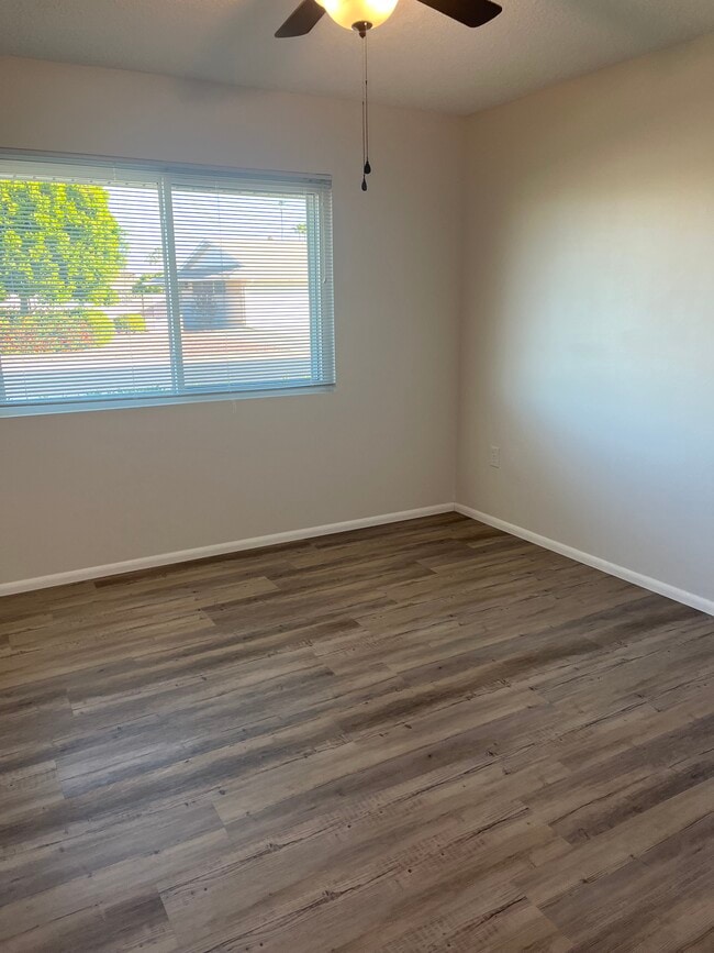 Photo - 10936 W Roundelay Cir