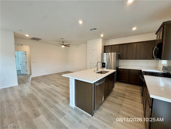 Photo - 630 Bellus Pl
