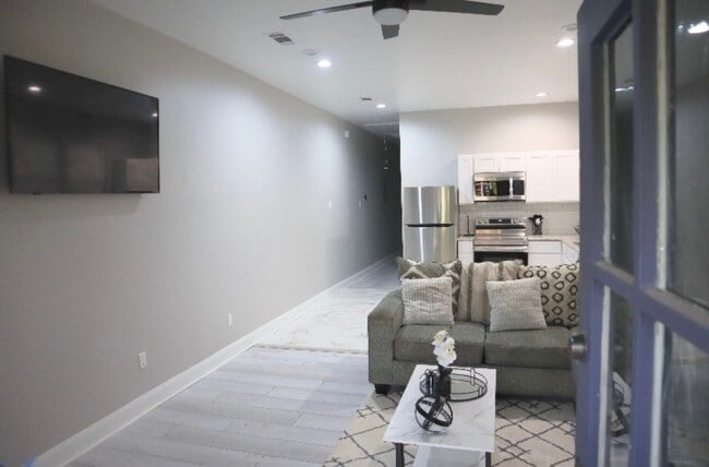 Photo - 1927 Louisiana Ave