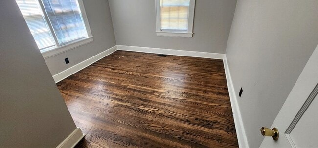 Photo - 402 W Academy St
