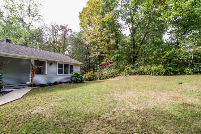 Building Photo - 48 Candlewood Lake Rd Rental