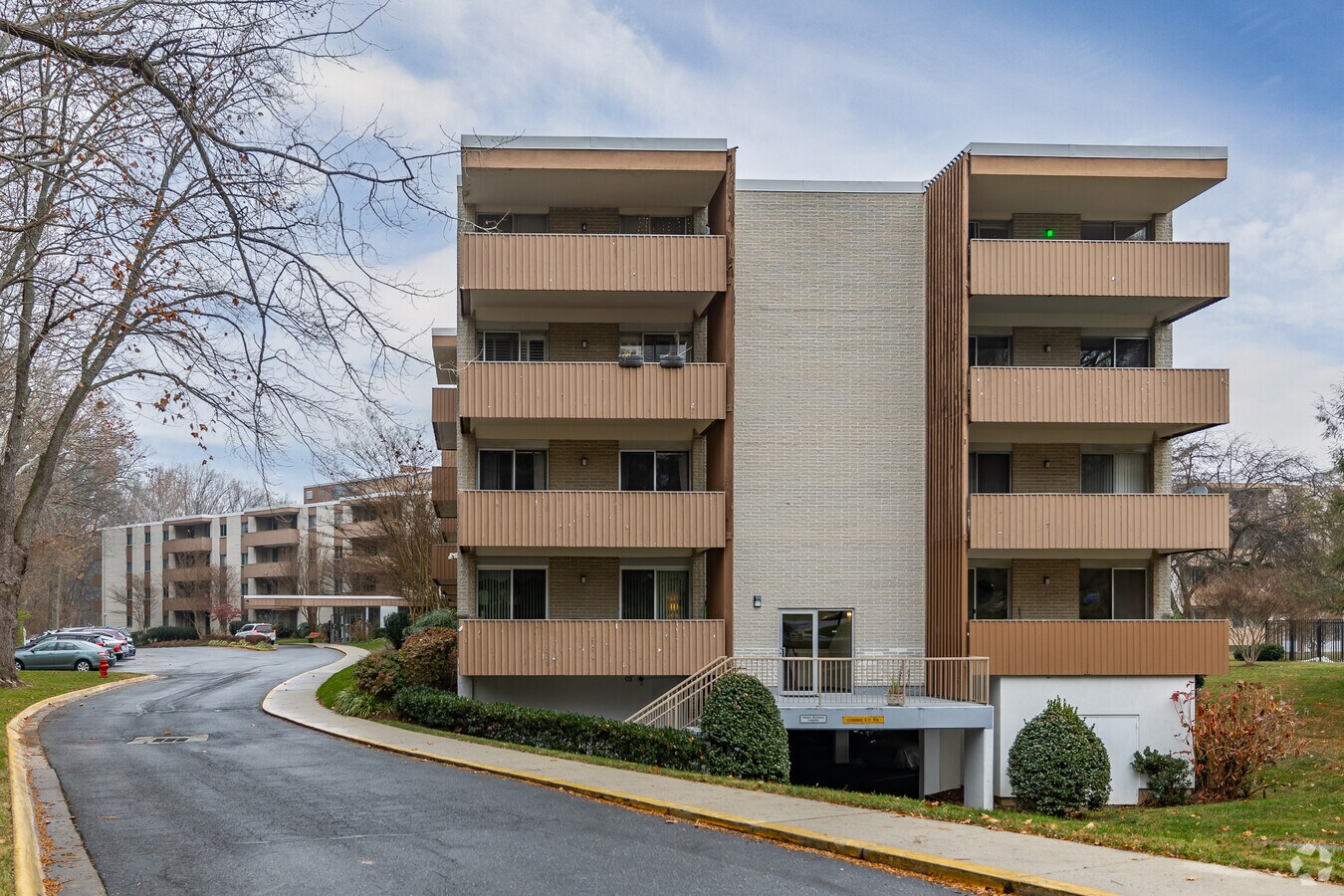 7501-7505 Democracy Blvd - Lakeside Terrace
