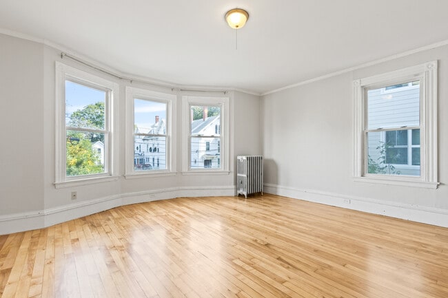 Building Photo - 30 Cutts Ave Unit 2