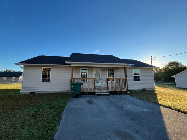 Building Photo - 3 bedroom 2 bath single family home in White Pine