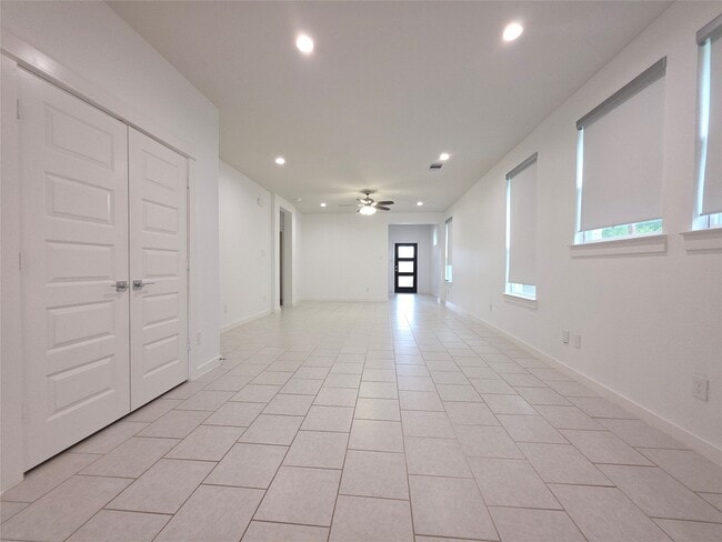 Photo - 40732 Guillemont Ln